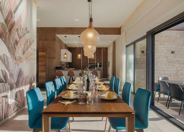 Lena Lux Prázdninový dům *