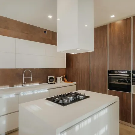 Lena Lux Сasa de vacaciones