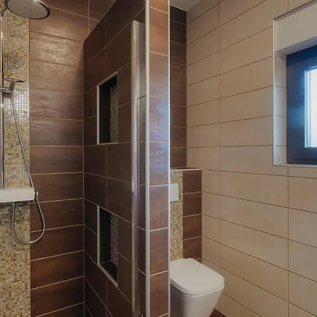 Lena Lux Сasa de vacaciones