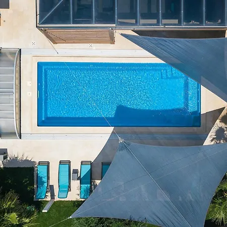 Lena Lux Сasa de vacaciones *