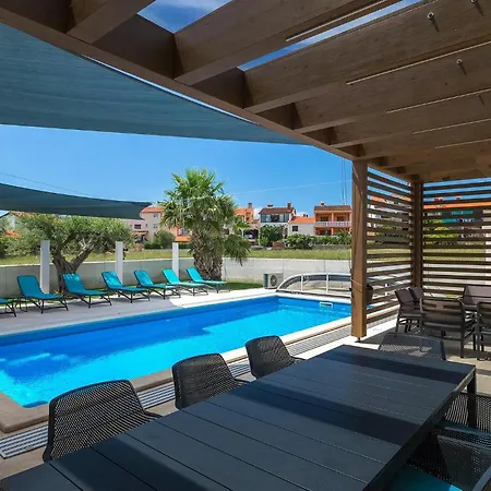 Holiday home Lena Lux