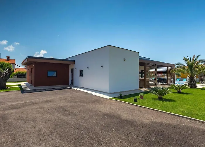 度假居 Lena Lux *