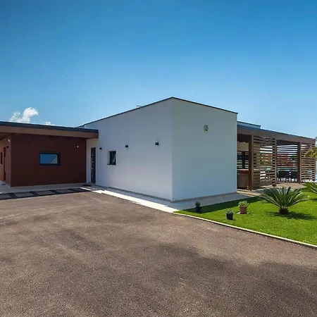 Prázdninový dům Lena Lux *