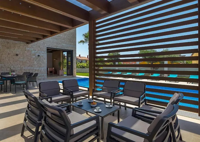 בית נופש Lena Lux