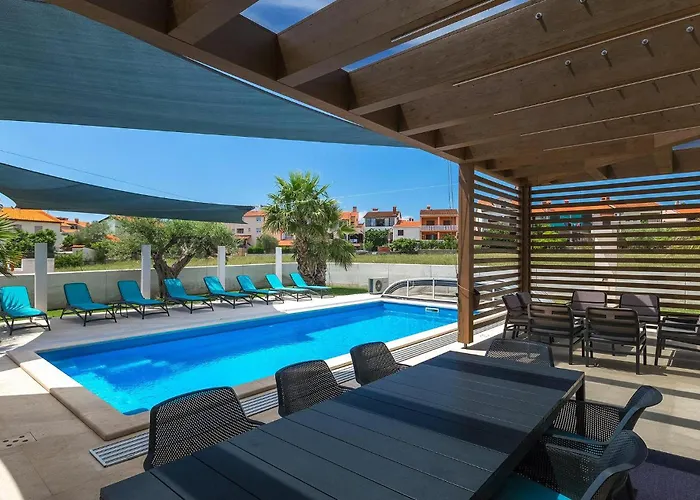 בית נופש Lena Lux